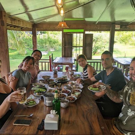 Funky Monkey Cnx - Guesthouse Chiang Mai Bagian luar foto